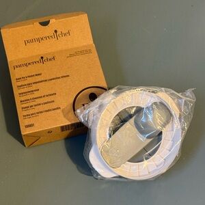 NIB, Pampered chef hand pie & pocket maker